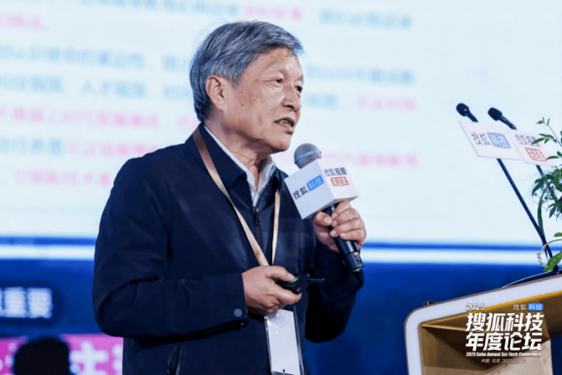 皮爷咖啡母公司临时CEO兼董事长离任